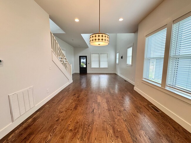Building Photo - Amazing Location - 3 Bed, 2.5 Bath w/ Vaulted Ceilings and Covered Deck