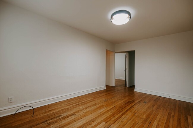 Building Photo - NEWLY RENOVATED APARTMENTS near Rooster on...