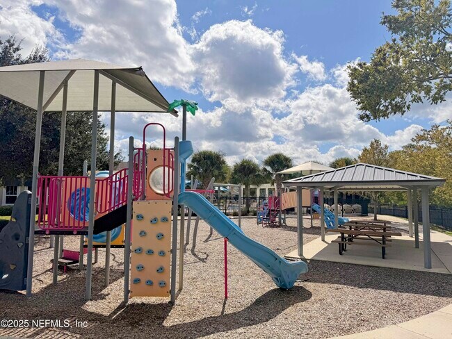 Building Photo - 14462 Serenoa Dr