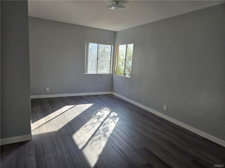 Building Photo - 1129 N Clark St