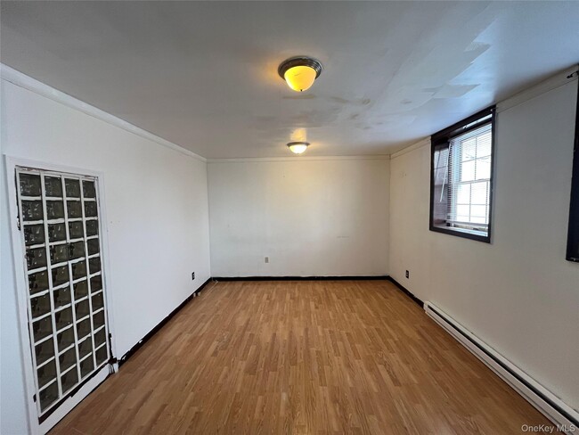 Building Photo - 22 E Main St