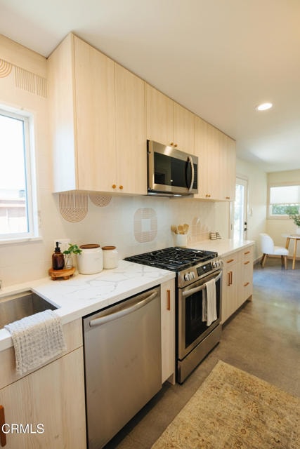 Building Photo - 152 Arcade Dr