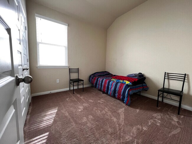 Building Photo - Room in House on Devils River