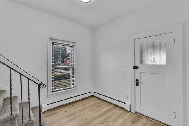 Building Photo - 1002 Fordham Ave