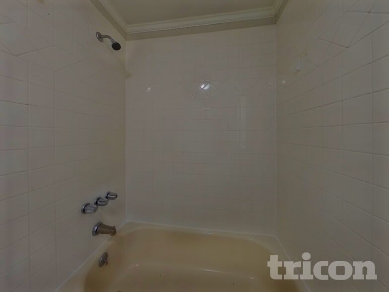 Building Photo - 4807 Alpine Dr SW