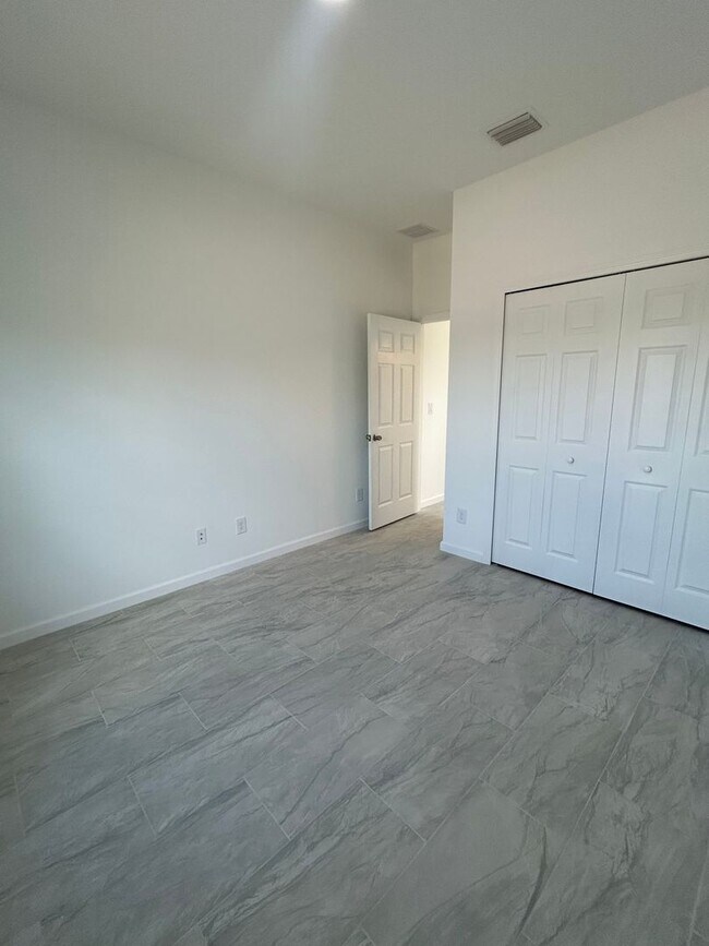 Building Photo - JUST BUILT! Spacious 4Bd /2Ba /2CG Single Family Home
