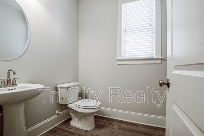 Building Photo - 602 Skye Ct