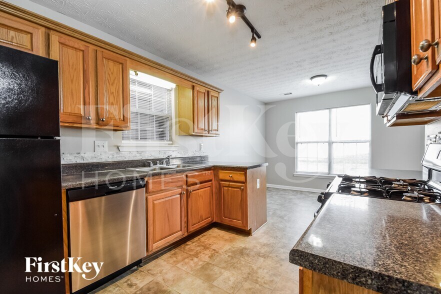 Building Photo - 1429 Gates Cir SE