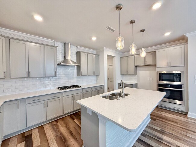 Building Photo - Remodeled 4BD, 3BA Wake Forest Home with L...