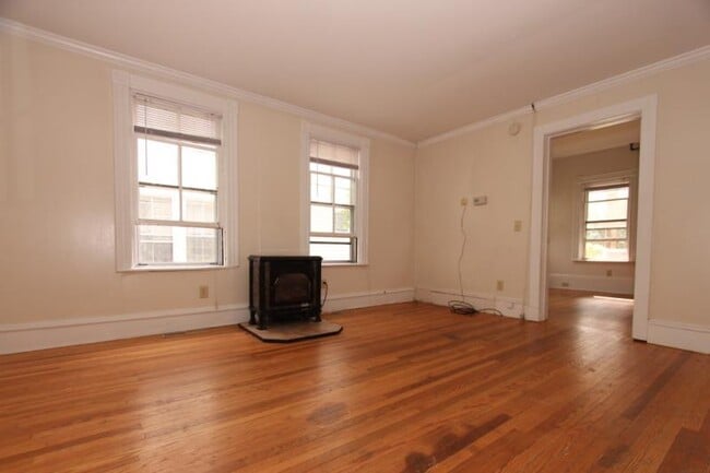 Building Photo - 8 S Union St