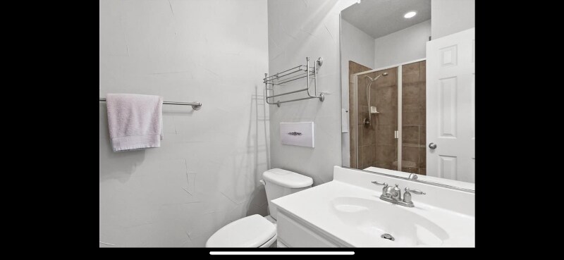 Building Photo - 961 Noble Ave