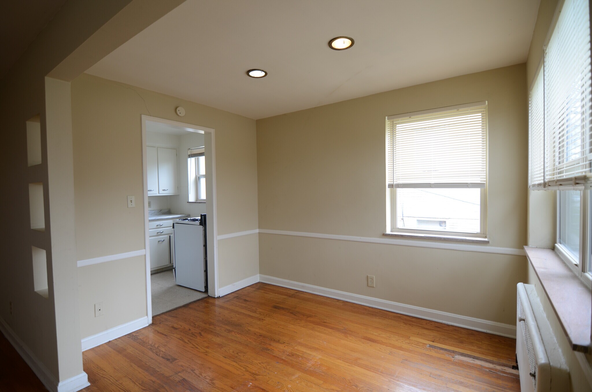 Building Photo - 6609 Bantry Ave