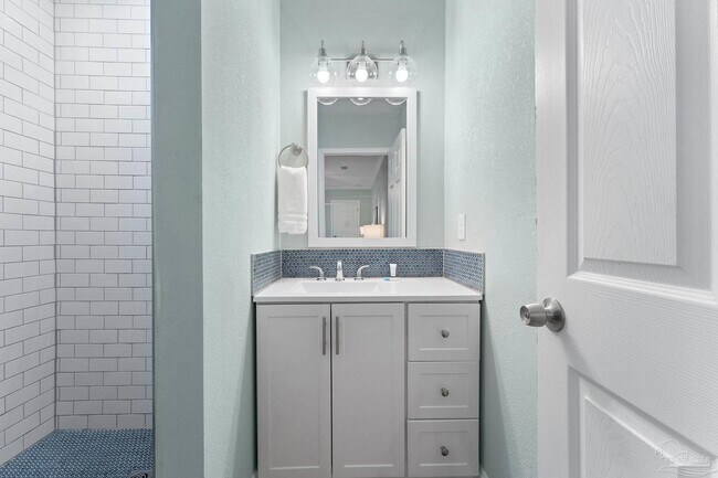 Building Photo - 204 Brown Rd