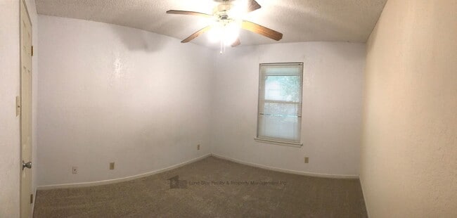 Building Photo - 1803 Fairway Dr