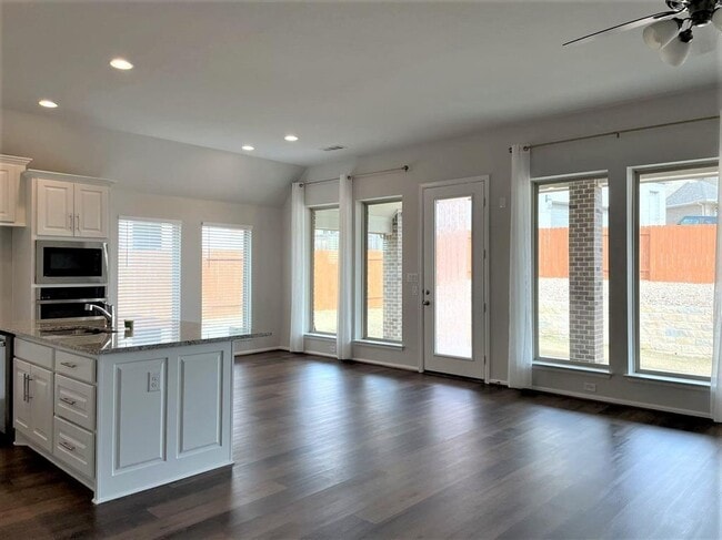 Building Photo - 156 Santa Maria St