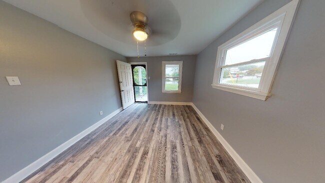 Building Photo - 1619 Bluegrass Ave