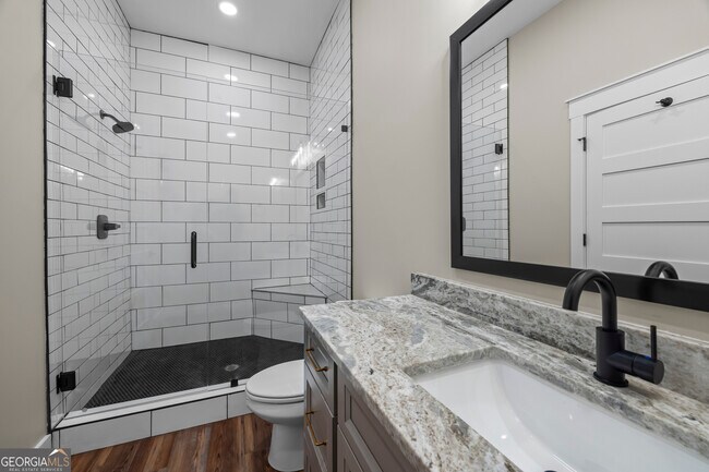 Building Photo - 958 Church St