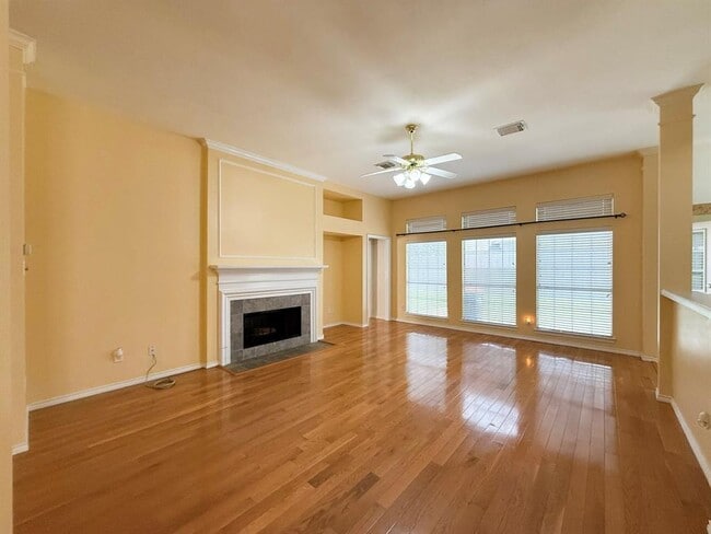 Building Photo - 2931 Quail Hawk Dr