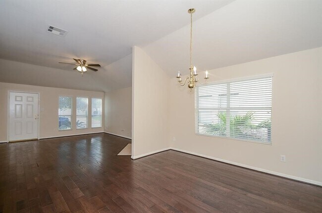 Primary Photo - 19614 Providence Shore Way