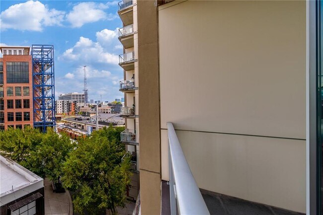 Building Photo - 1100 Howell Mill Rd NW