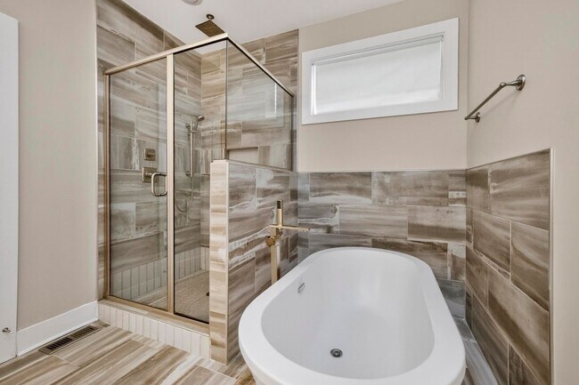 Building Photo - 4704A Kentucky Ave