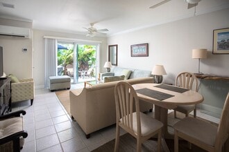 Building Photo - 1 Bedroom 1 Bathroom Furnished Condo pool view- 6 month Lease