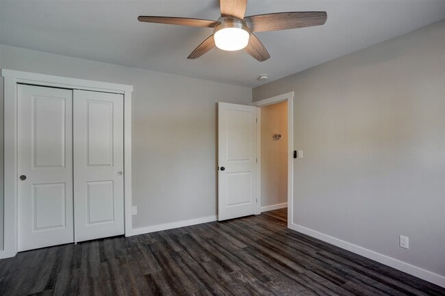 Building Photo - 237 S Hardin St