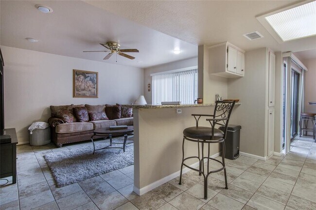 Building Photo - 9344 Briar Forest Dr