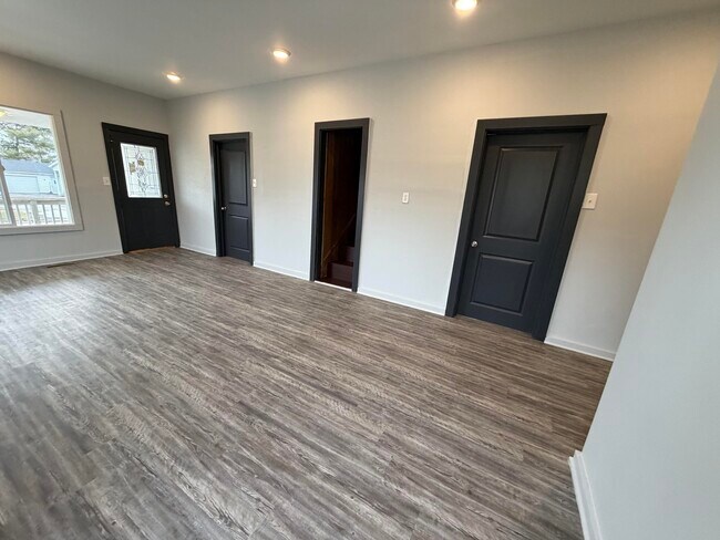 Building Photo - 214 McKinley