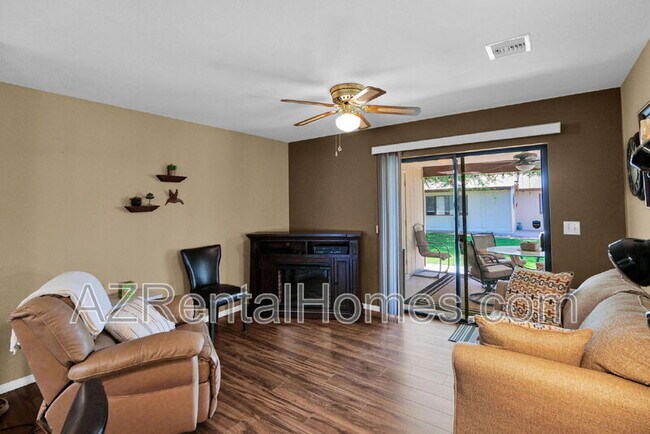 Building Photo - 2064 S Farnsworth Dr