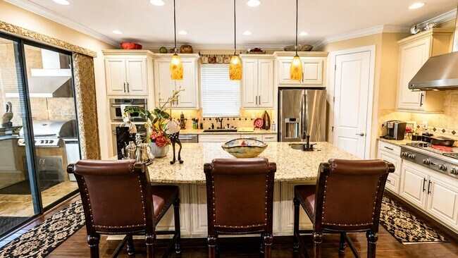 Building Photo - 2519 Vaccaro Dr