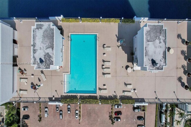 Building Photo - 936 Intracoastal Dr
