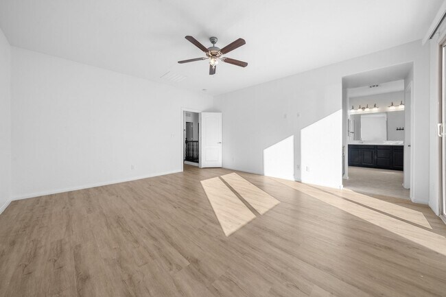 Building Photo - Well-Maintained 4-Bed, 3-Bath Home in Gated Community