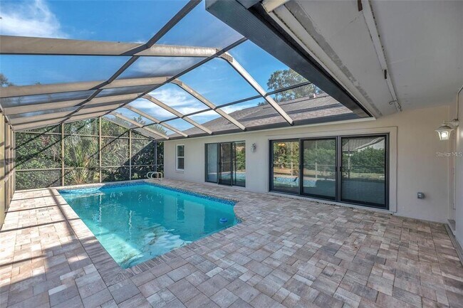 Building Photo - 1702 Horseshoe Dr
