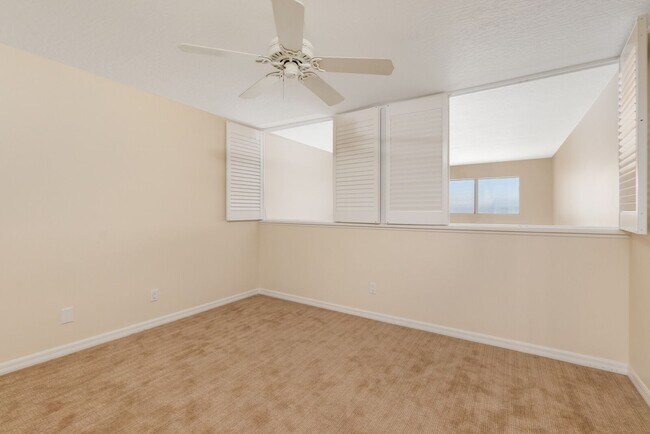 Building Photo - 308 Espana Ct
