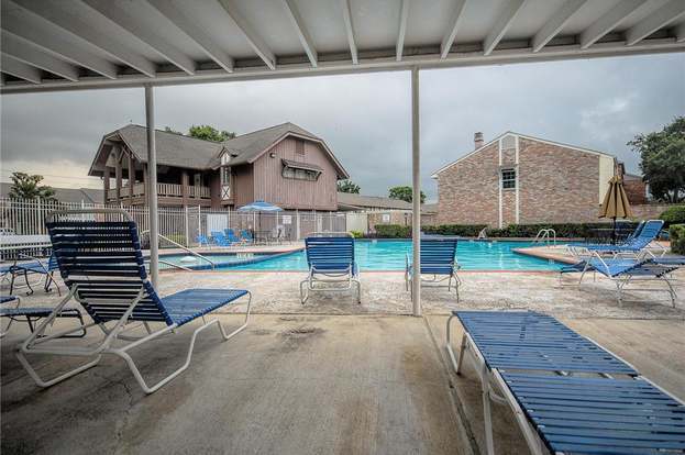Building Photo - 6310 Chevy Chase Dr