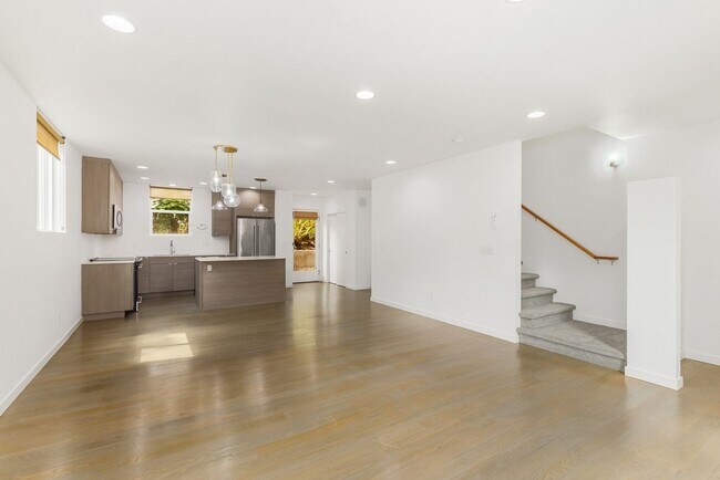 Building Photo - 2301 23rd Ave W