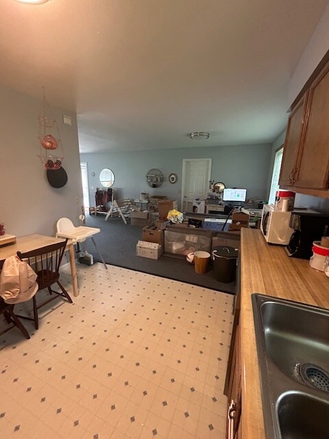 Building Photo - 20 Holbrook Ct