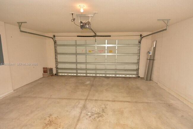 Building Photo - 4648 56th Ln