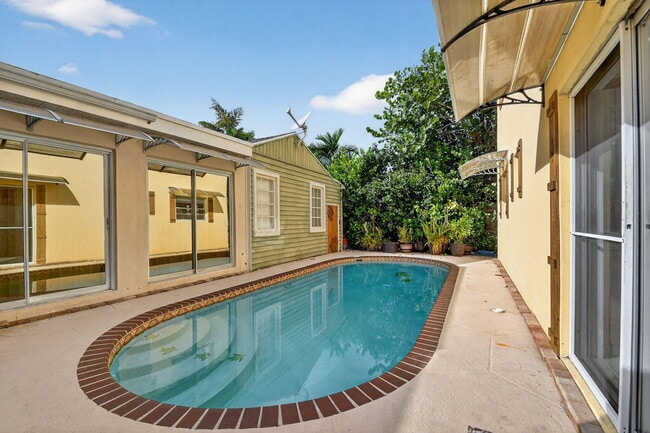 Building Photo - 216 Ocean Breeze