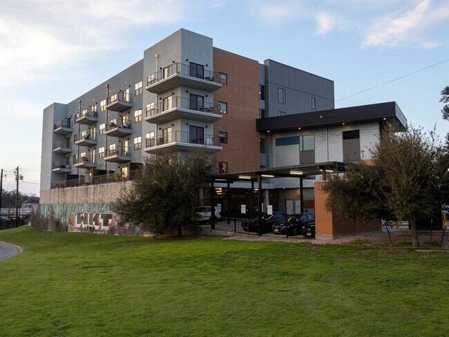 Building Photo - 6444 Burnet Rd