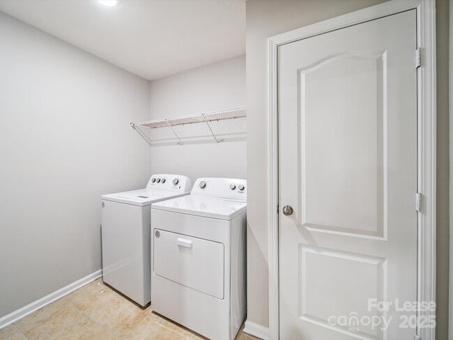 Building Photo - 10327 Rutledge Ridge Dr NW