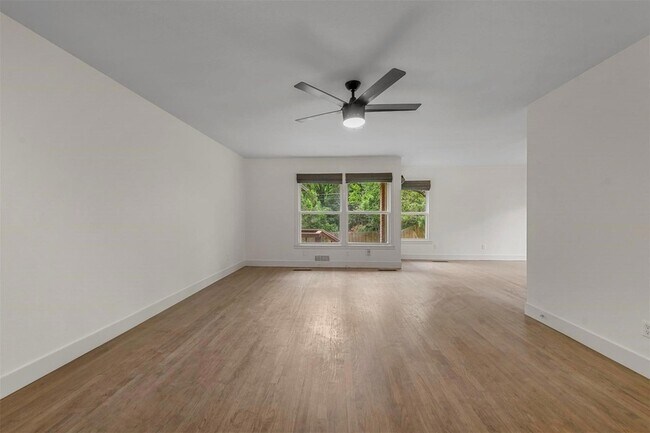 Building Photo - 3936 Piedmont Rd