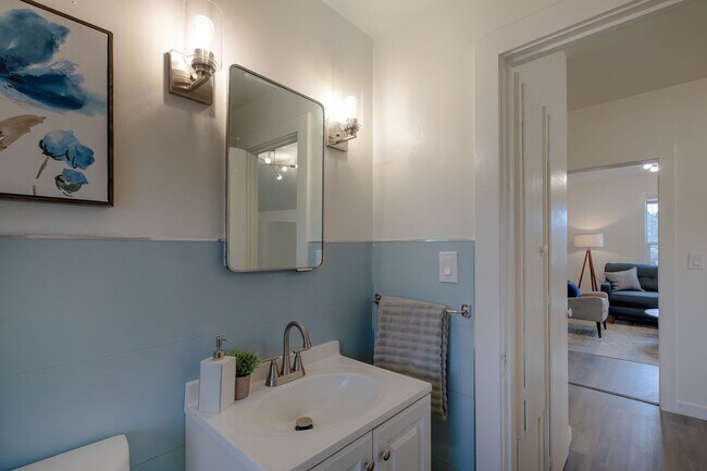 Building Photo - 405-409 2nd St