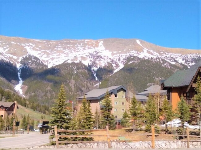 Building Photo - Summer Seasonal Rental - The Cache at Union Creek #3-101