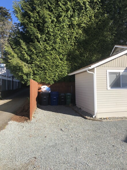 Building Photo - 16602 6th Ave SW