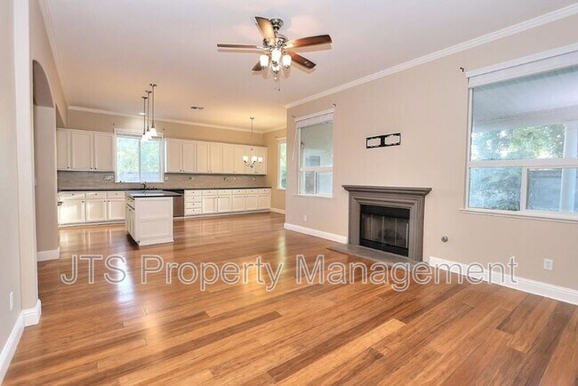 Building Photo - 2040 San Esteban Cir