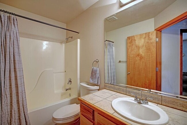 Building Photo - 185 Sky Vista Pl