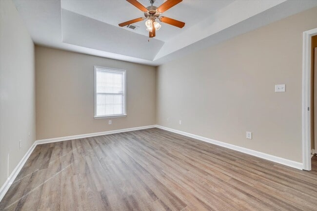 Building Photo - 1622 Emma St