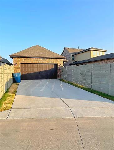 Building Photo - 908 Lamp Post Ln